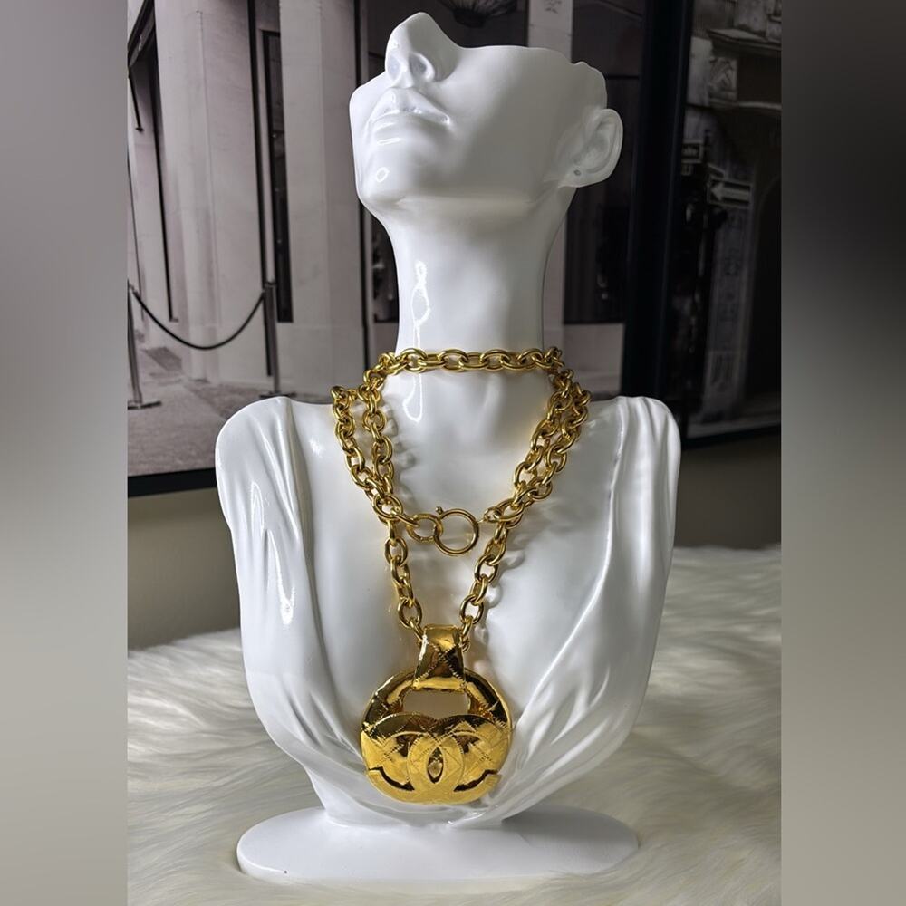 Authentic Chanel Vintage Coco Mark 94P Gold Pendant Necklace W/Box - Picture 6 of 11